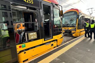 Zderzenie dwóch tramwajów w Warszawie. Wiele osób rannych