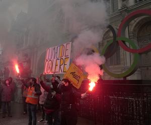 Demonstracje i starcia z policją po zatwierdzeniu przez Radę Konstytucyjną reformy emerytalnej