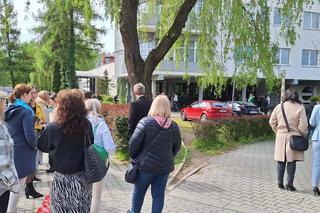 Alarm bombowy na rzeszowskiej uczelni. Studenci musieli się ewakuować 