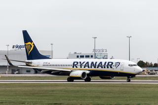 Ryanair rekrutuje w Polsce stewardesy i stewardów. Dni otwarte w Warszawie, nie trzeba mieć doświadczenia 