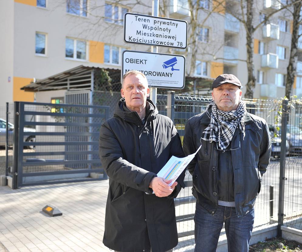 Wojna o parking w Wawrze jak u Barei. Mieszkańcy poszli do sądu