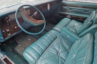 Lincoln Continental na aukcji komorniczej 