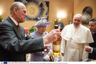 Dywan, whisky i dąb. Prezenty dla Papieża