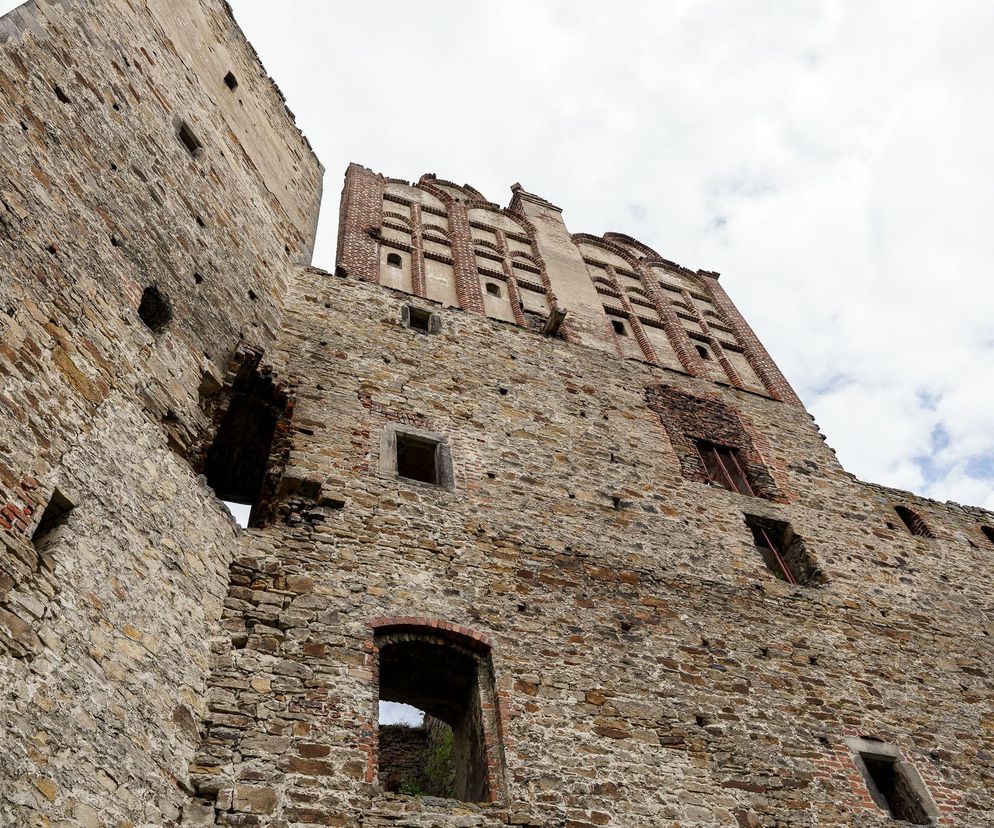 To jeden z najcenniejszych zabytków architektury renesansowej w Łódzkiem