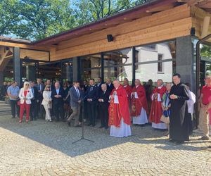 Modlili się w podzięce za wygraną Nawrockiego. Politycy PiS zjechali do słynnego sanktuarium