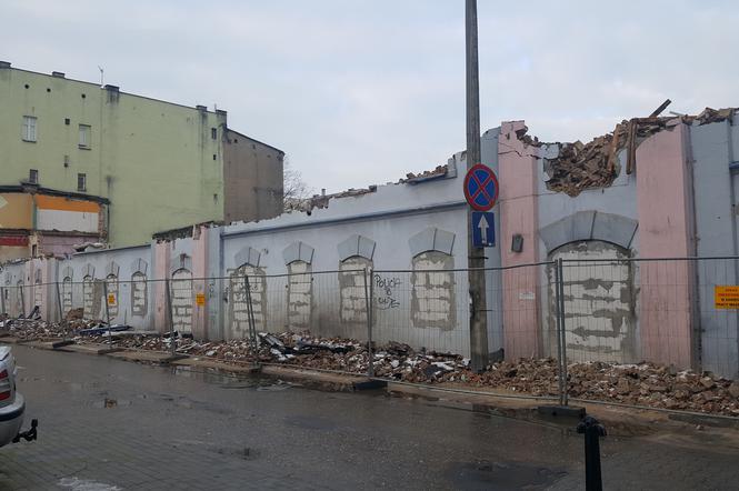 Rozbiórka kamienicy przy ulicy Szklarnianej w Sosnowcu
