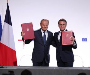 Tusk Macron