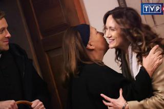 Ranczo 10 sezon. Lucy (Ilona Ostrowska), Michałowa (Marta Lipińska), ksiądz Maciej (Mateusz Rusin)