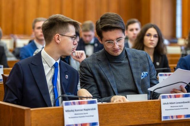 Mikołaj Napieralski z Grudziądza walczy Maturalnego Nobla. Zobacz jego film 