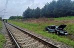 Osiek. Poważny wypadek na przejeździe kolejowym. 60-latek wjechał prosto pod pociąg [ZDJĘCIA].