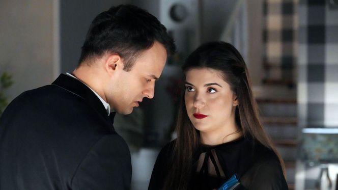 	Barwy szczęścia odc. 3048. Ignacy (Olaf Staszkiewicz), Agata (Natalia Zambrzycka)