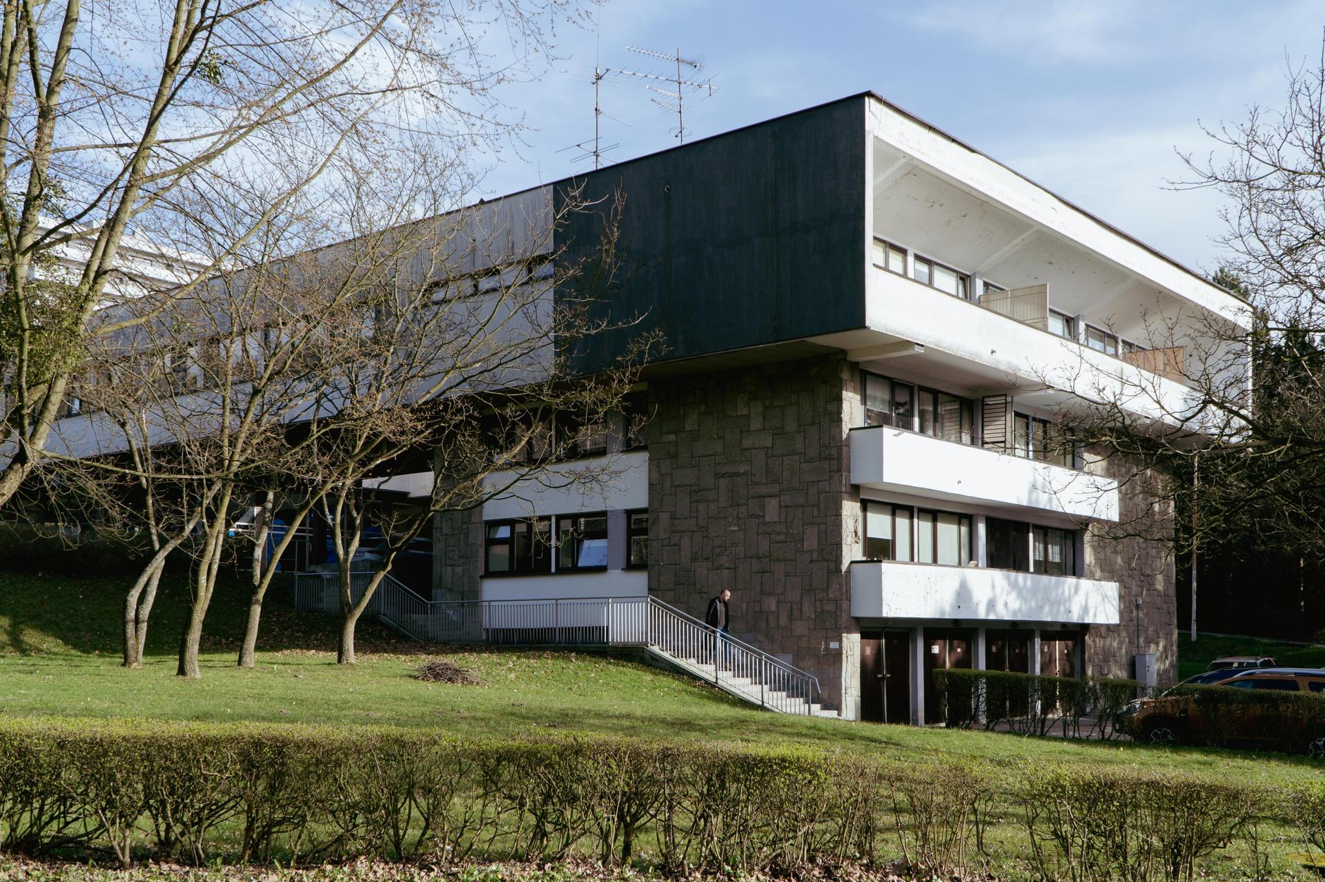 Sanatorium Równica w Ustroniu - zdjęcia. Modernistyczna bryła niczym okręt