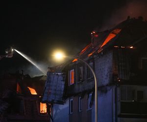 Pożar bloku w Ząbkach. Przerażające zdjęcia z miejsca tragedii