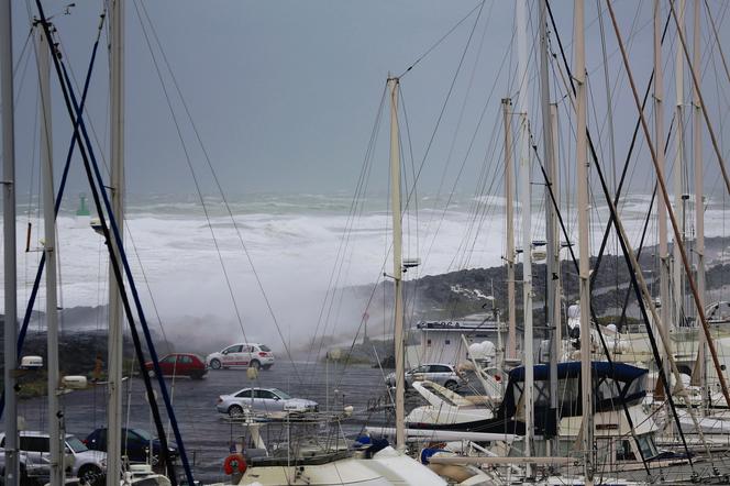 Gigantyczne tsunami zagraża turystom! Tu lepiej nie jechać na wakacje