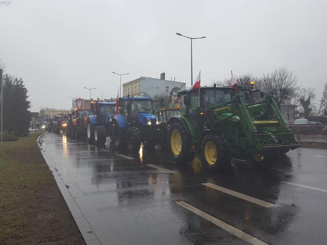 Setki traktorów na ulicach Leszna. Trwa ogólnopolski protest rolników