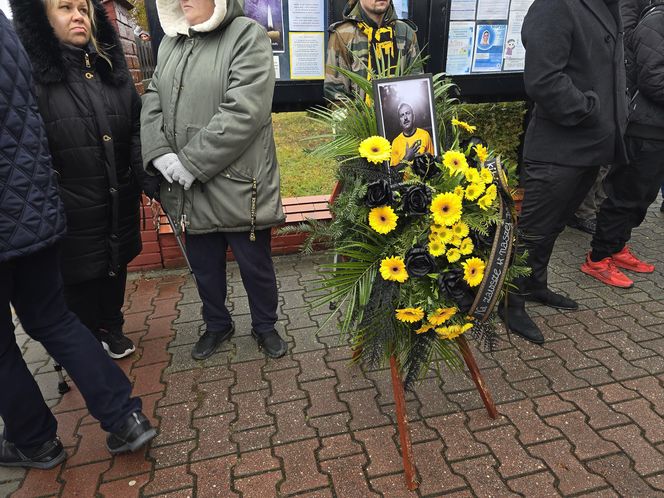 Pogrzeb Jana Furtoka w Katowicach. Tłumy kibiców i działaczy żegna legendę GKS Katowice