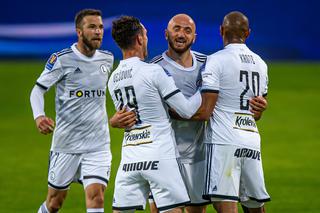 Legia Warszawa cieszy się z gola przeciwko Miedzi Legnica