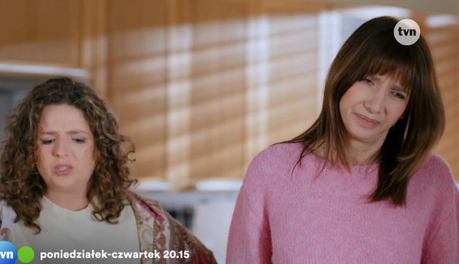 Na Wspólnej odc. 4086. Basia (Grażyna Wolszczak), Ada (Nikola Czarniecka)