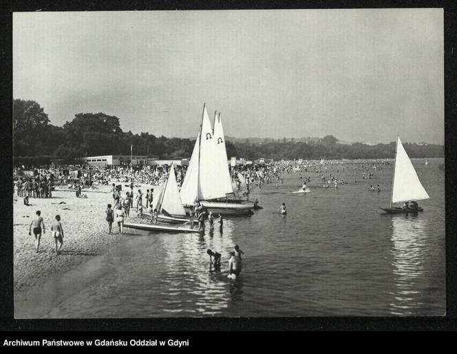 Golizna na plaży w czasch PRL