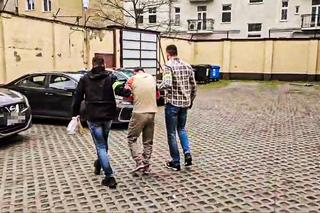 Zdetonował ładunek wybuchowy w sklepie. Ucieczkę przed policją skończył w rowie