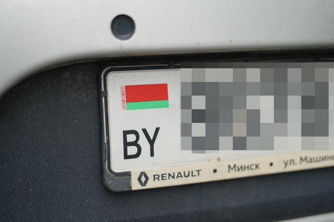 Oto, co znaleźliśmy w białoruskim samochodzie po akcji ABW w Warszawie. Szok, co leżało na siedzeniu