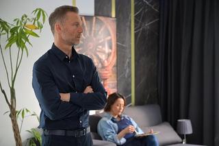 Pierwsza miłość, odc. 3812. Laura (Katarzyna Maciąg), Adam Biernacki (Krystian Wieczorek)