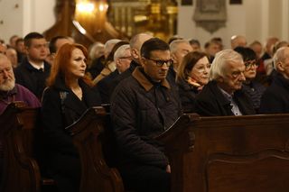 Jarosław Kaczyński z posłami na mszy św. w intencji Barbary Skrzypek