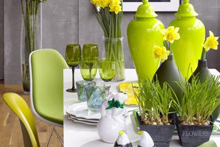 Wielkanocny stół w kolorach wiosny