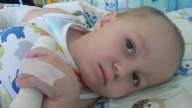 Mamusia 3-letniego Olka zginęła w wypadku. Chłopczyk potrzebuje pomocy