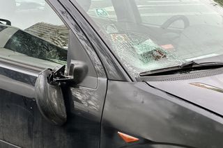 Piesza wbiegła pod samochód w centrum Warszawy