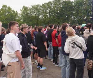 Kortowiada 2025. Koncerty na Plaży Kortowskiej przyciągnęły tłumy. Tak wyglądał drugi dzień imprezy!