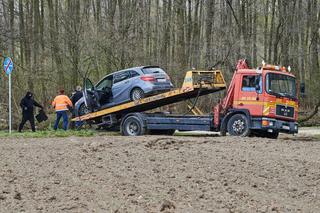 Auto wjechało do Raduni w Juszkowie. 40-letni kierowca nie przeżył
