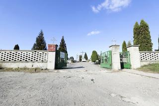 Grób 3-letniego Stasia utonął w morzu kwiatów. Trudno powstrzymać łzy