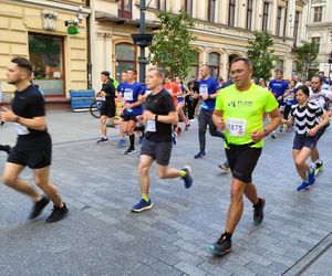 Rossmann Run 2025. Tłumy biegaczy wzięły udział w biegu ulicą Piotrkowską