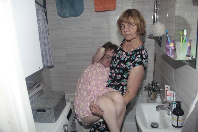 Siedlce. Kupmy Karolinie podnośnik do kąpieli 