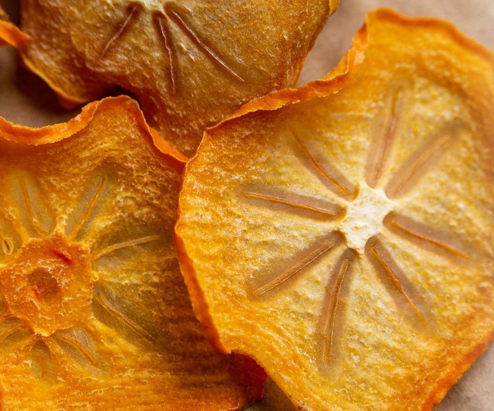 Zapobiega cukrzycy i miażdżycy, ma mnóstwo witamin. Polacy na boski owoc muszą poczekać