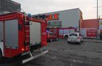 Kraków: Ewakuacja i akcja straży pożarnej w OBI. Wszystko z powodu żrącej substancji [ZDJĘCIA]