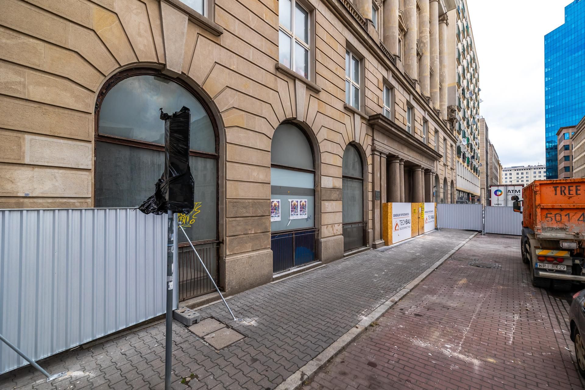 Kamienica na ul. Moniuszki 8 w Warszawie