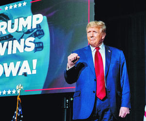 Trump zdobył Iowę i głos rywala