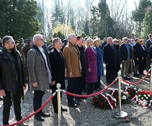 Po 80 latach pochowali ich z honorami. Bohaterscy żołnierze spoczęli na Cmentarzu Wojennym w Kołobrzegu