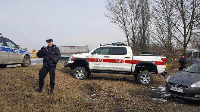 Kraków: Na Wiśle zauważono ciało mężczyzny. Trwa akcja służb [ZDJĘCIA]