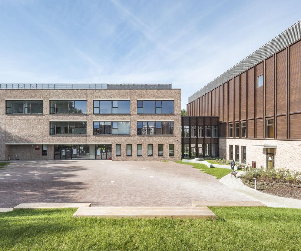Życie w Architekturze 2025. Szkoła podstawowa nr 400 w Warszawie. Bujnowski Architekci; Piotr Bujnowski, Martyna Rowicka-Michałowska, Karina Jędrak-Kościesza