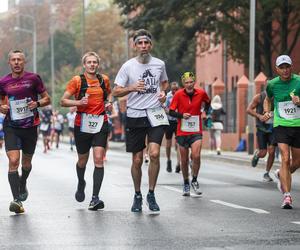 22. Poznań Maraton za nami. Tysiące biegaczy na ulicach Poznania 