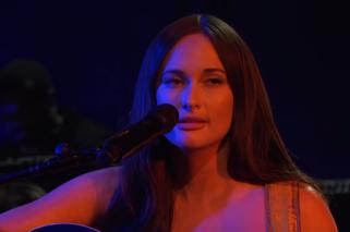 Amerykańska piosenkarka wystąpiła NAGO w Saturday Night Live. Zasłaniała ją tylko gitara!
