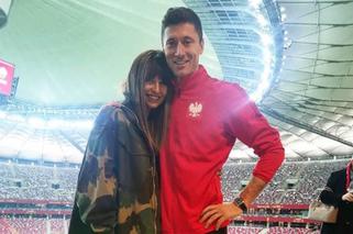 Rozpromieniona Anna Lewandowska dumna z męża. ZDJĘCIE zrobiła dopiero, gdy poszli kibice