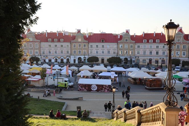 Festiwal Czekolady i Słodkości na placu pod zamkiem w Lublinie 