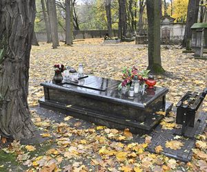 Generał Czesław Kiszczak ma skromny grób