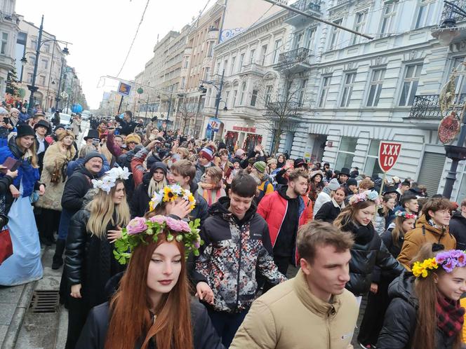 Polonez dla Łodzi. Setki łodzian we wspólnym tańcu [ZDJĘCIA]