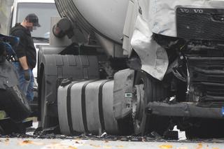 Śmiertelny wypadek na DK50. Zderzyły się dwa samochody. Dwie osoby nie żyją, dwie są ranne