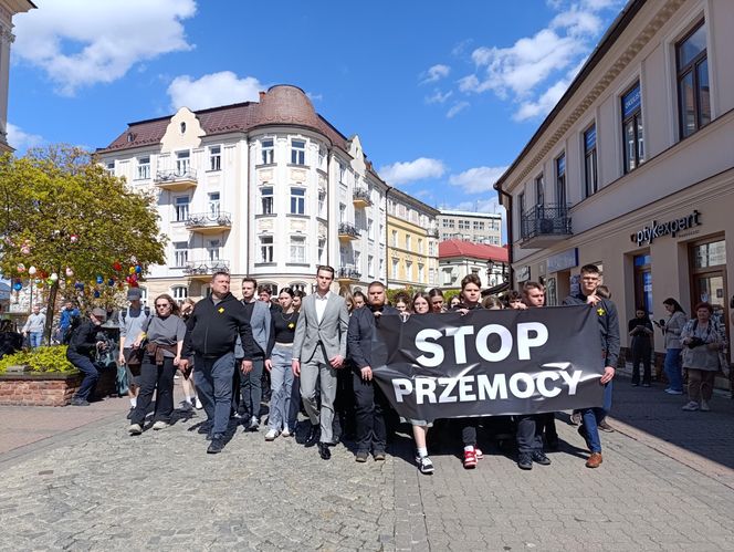 Zabójstwo 16-letniego Szymona. Marsz przeciw przemocy w Tarnowie